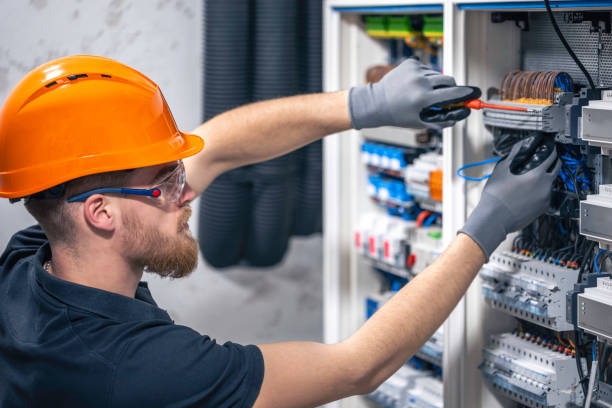 Best Circuit Breaker Repair  in Granite Falls, WA